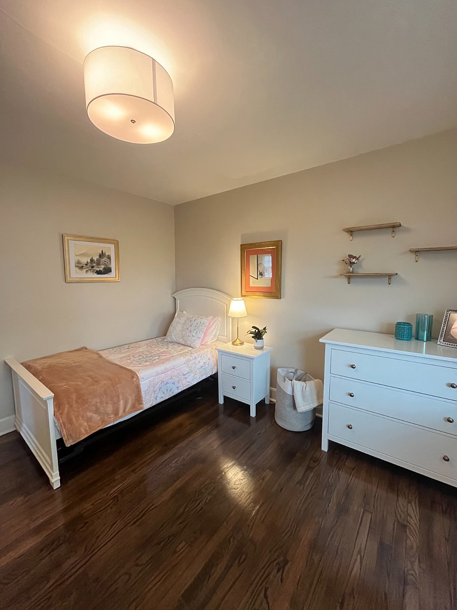 Guest Bedroom Downstairs #2
