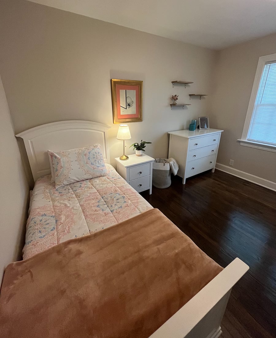 Guest Bedroom Downstairs #2