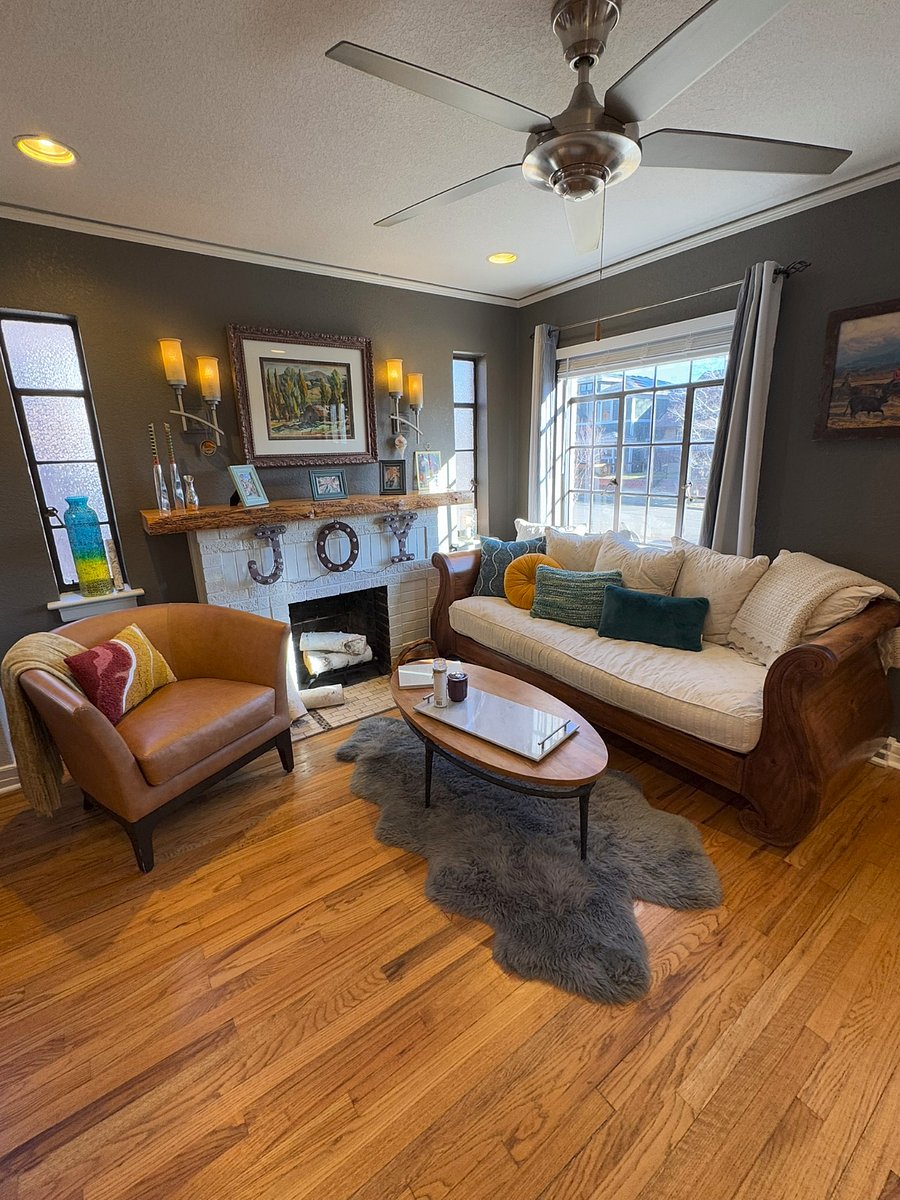 Intimate living space to start or end your days
