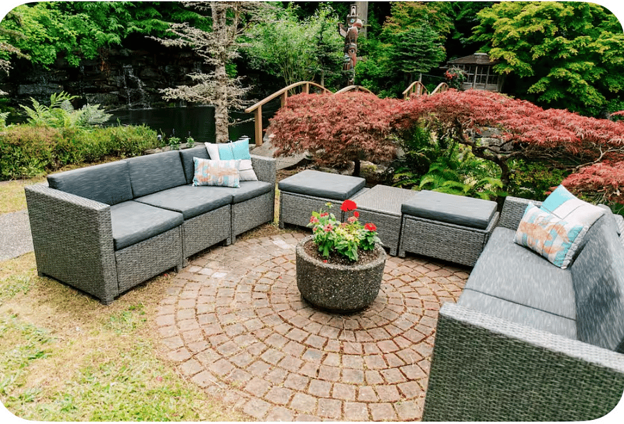 Shared outdoor seating with view of both upper and lower ponds