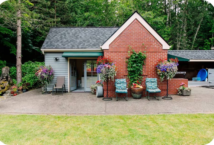 Shared spa house with sauna, steam room, shower and restroom