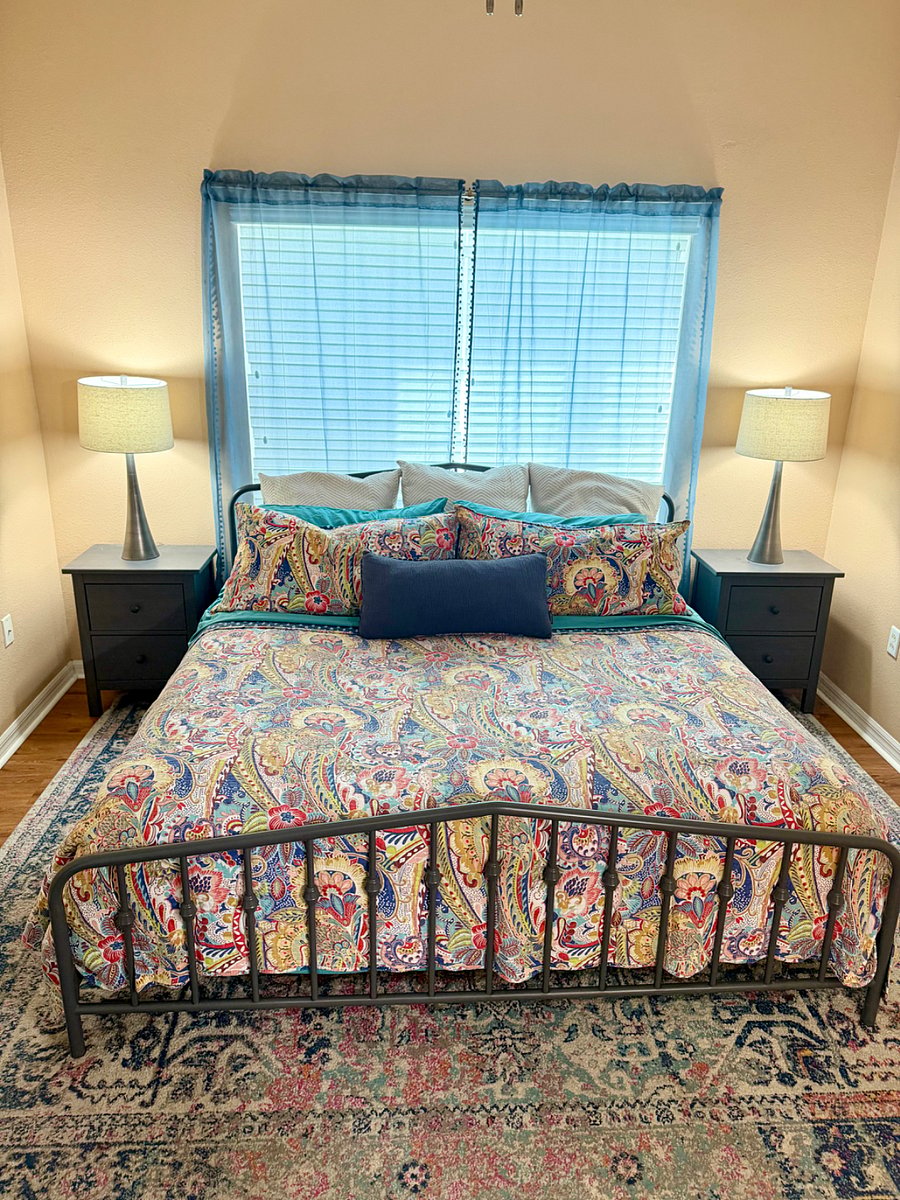 Master Bedroom - King Bed