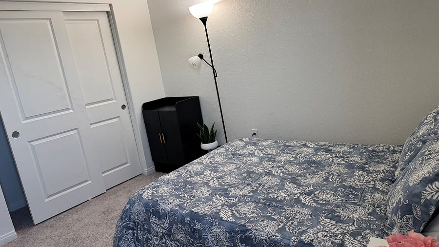 1bedroom full bed