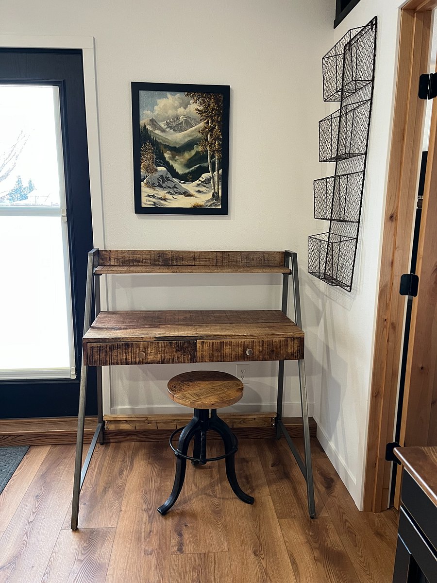 Desk area