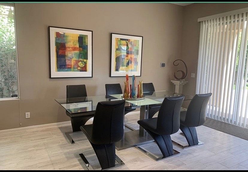 Kitchen table seats 6