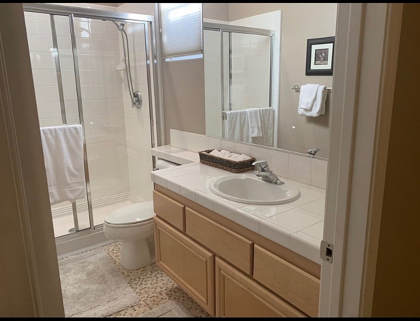 2nd master bedroom en-suite full bathroom with shower 