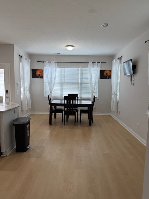 Furnished Finder property 960060_1 photo 13