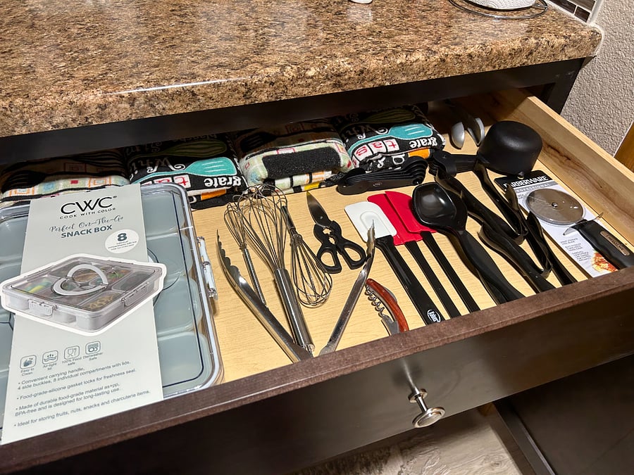 Kitchen Utensil Drawer & Towels