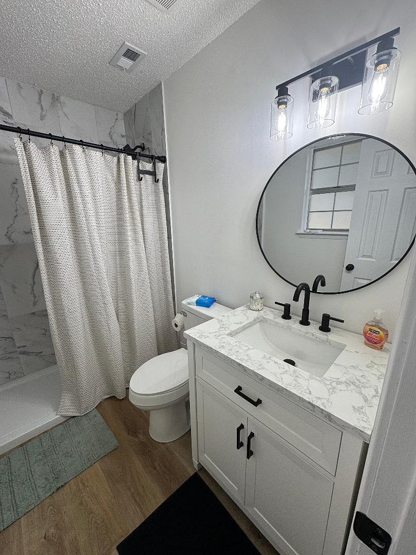 3/4 bathroom en suite to master bedroom