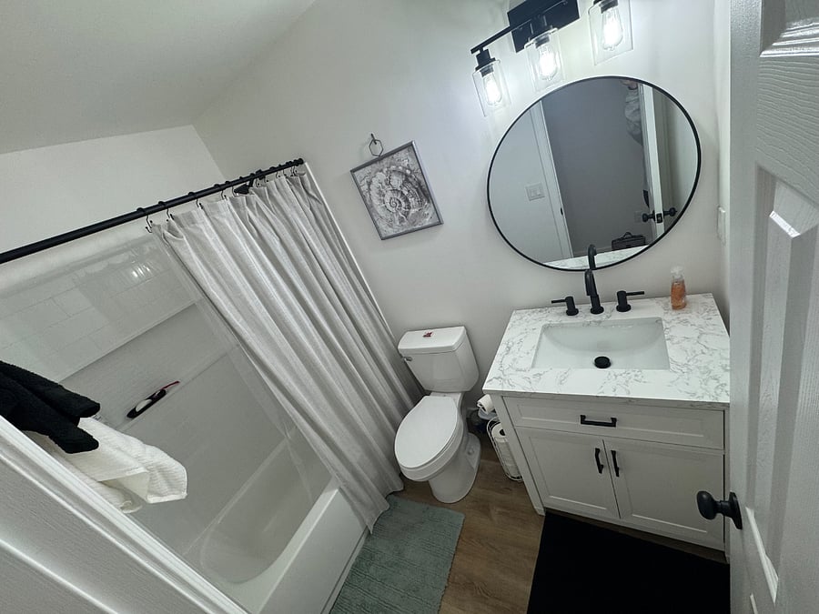 Full bathroom-2