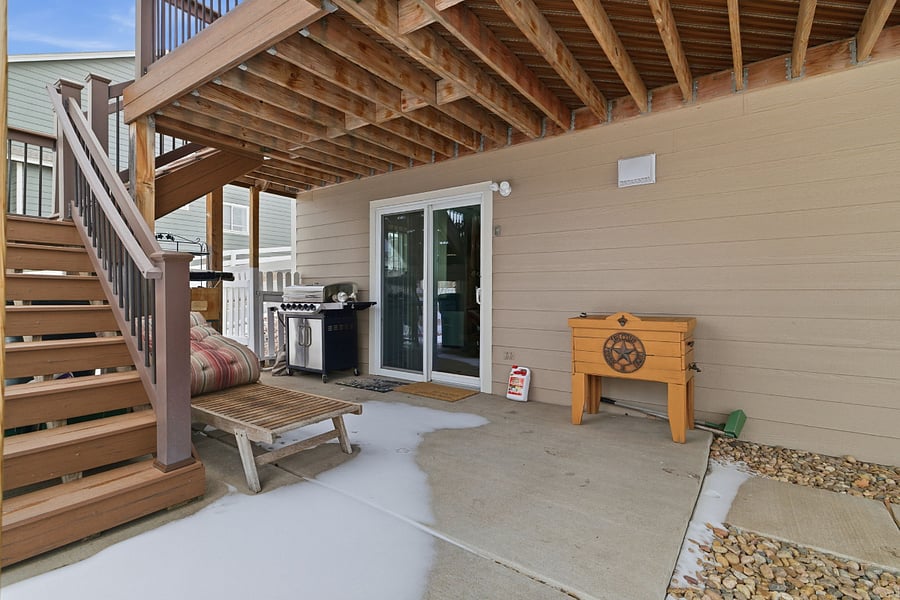 Private walk-out entrance with patio