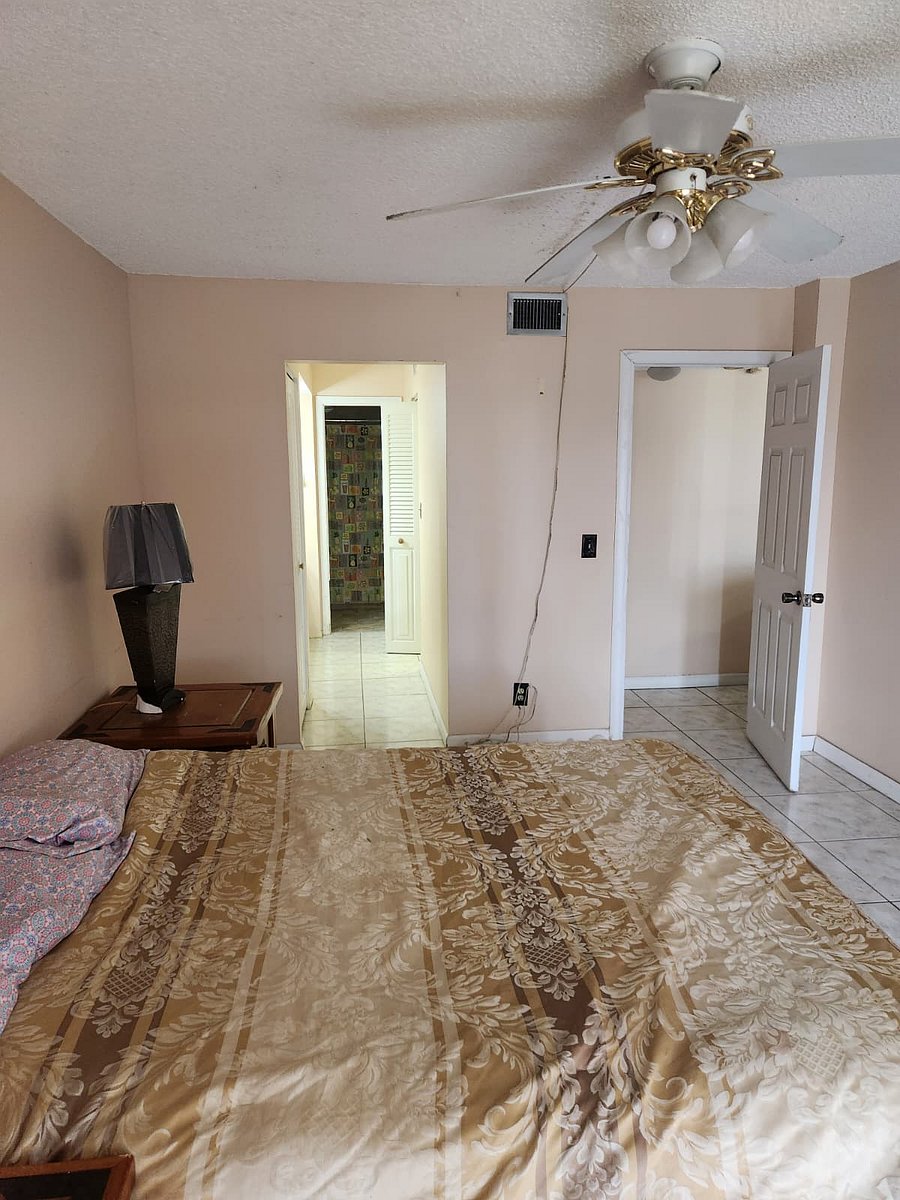 Bedroom, en-suite bathroom/closet