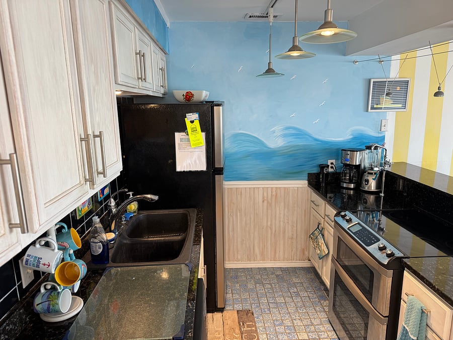 Full Sized Kitchen