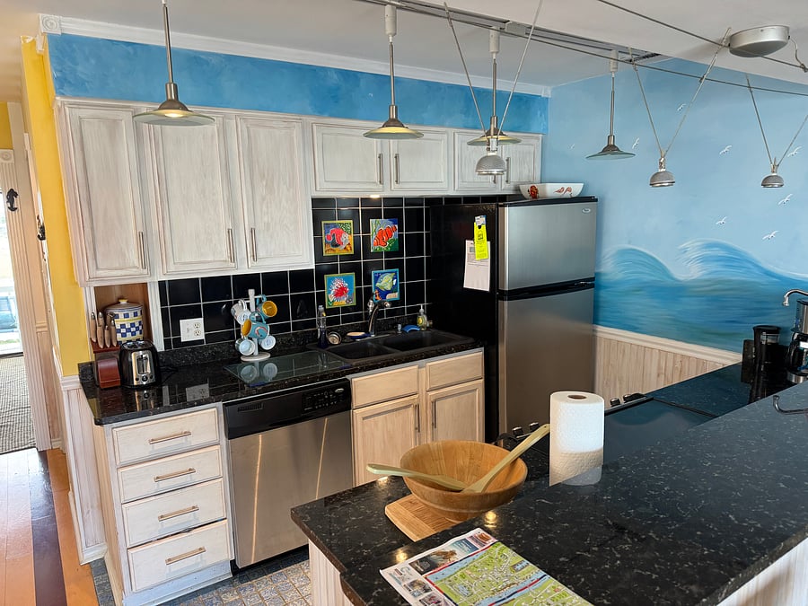 Full Sized Kitchen