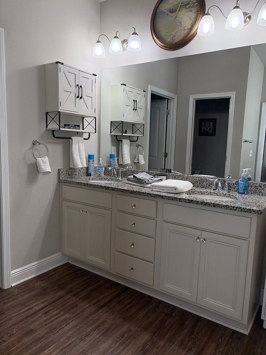 Double sinks in master bathroom