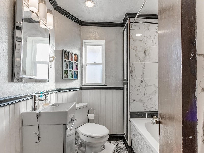 Full Bathroom