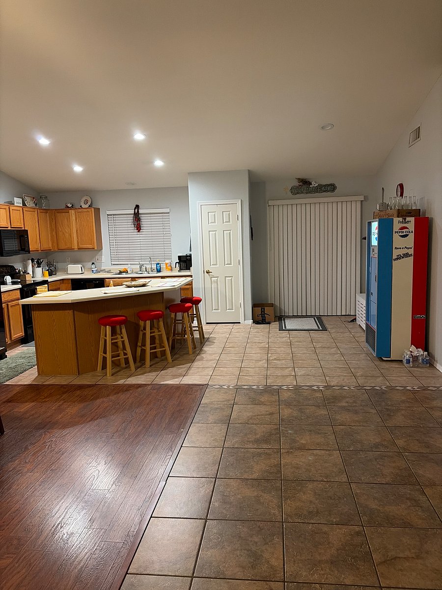 Full kitchen with everything needed