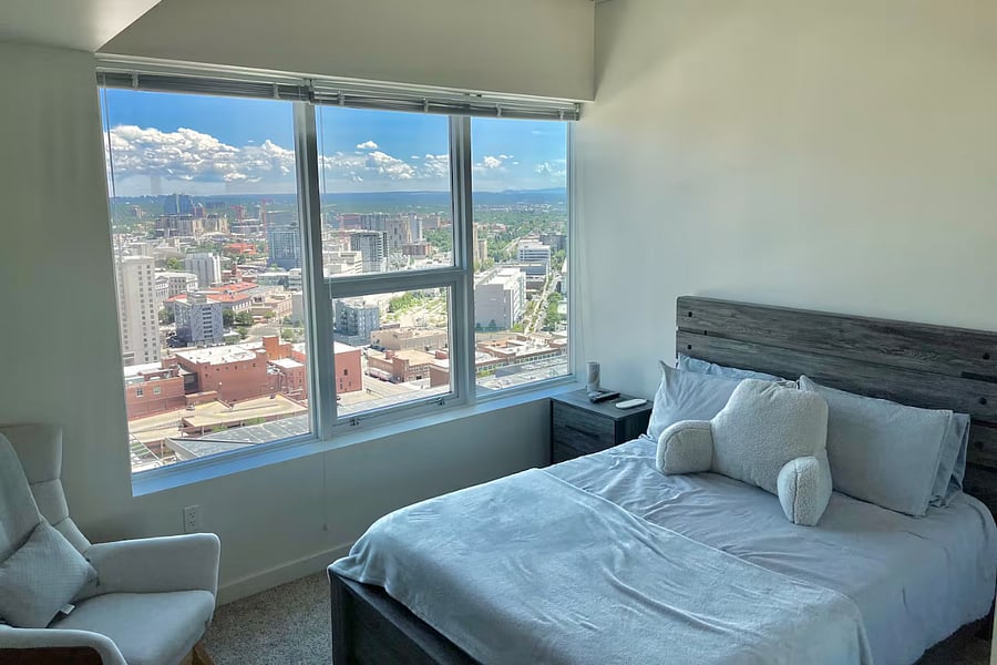 Condo Unit: 31st Floor Bedroom Views of the Downtown Business District (Angle #1)