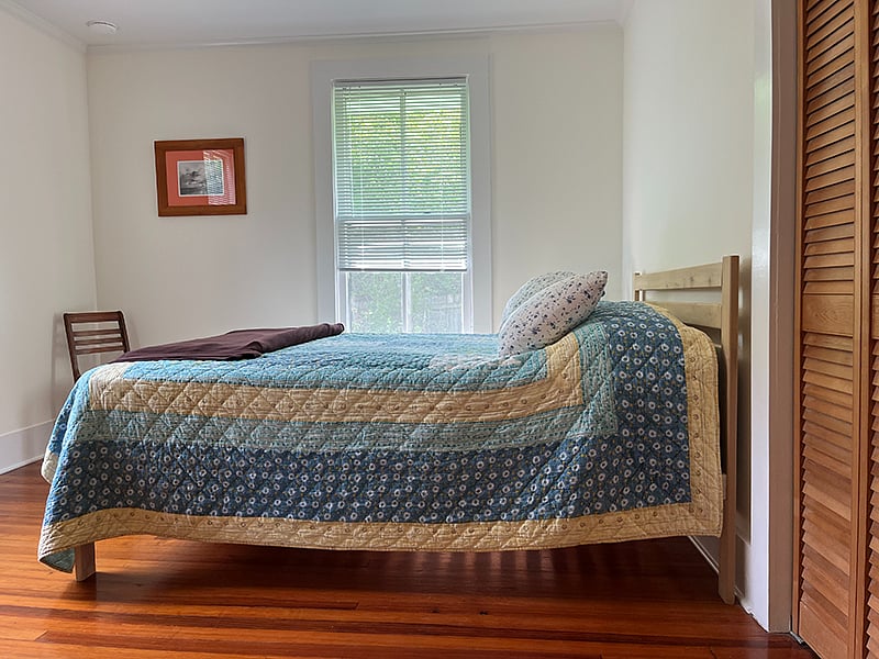 Bedroom 1 with queen sized bed