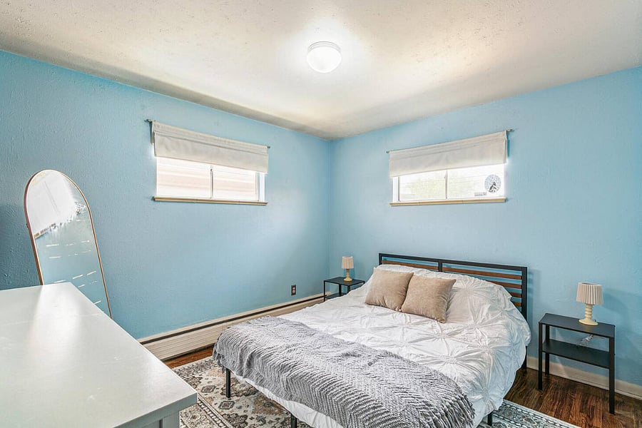 Main Floor Bedroom 2, Queen Bed