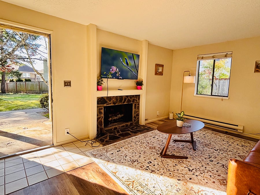 Bright & Sunny Living Room