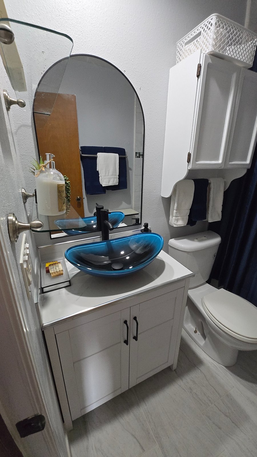 The dedicated guest bath: totally new & re-modeled