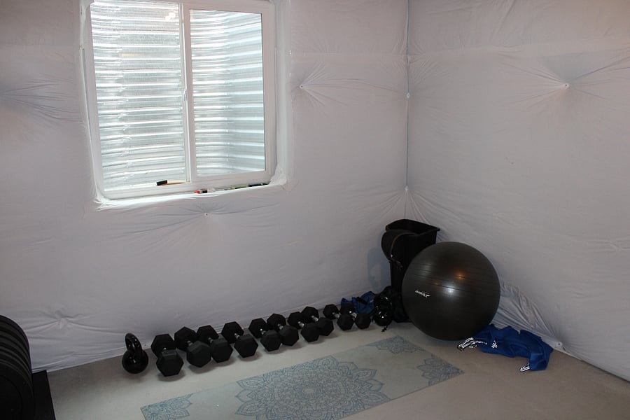 Dumbbells, yoga ball, yoga/stretch area
Located in Basement