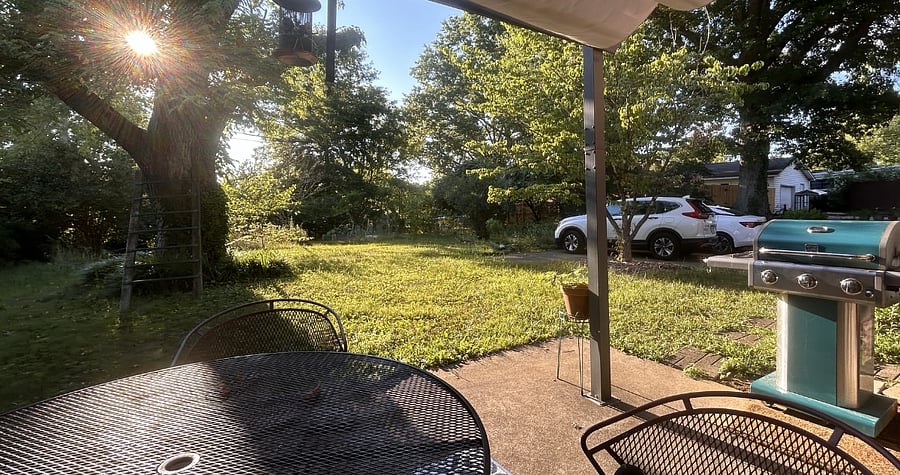 Parking in the back is suitable for two cars. It has access to the walkout basement and kitchen.