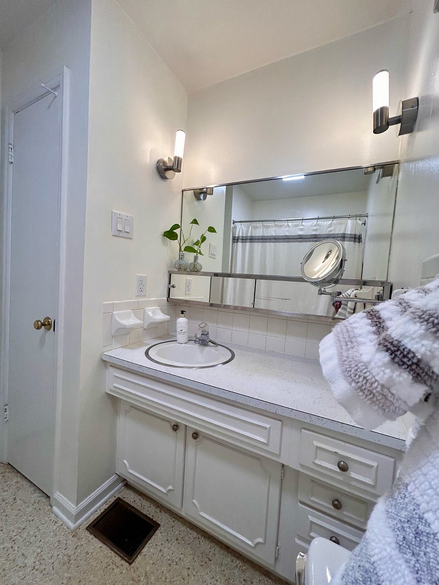Bathroom #2