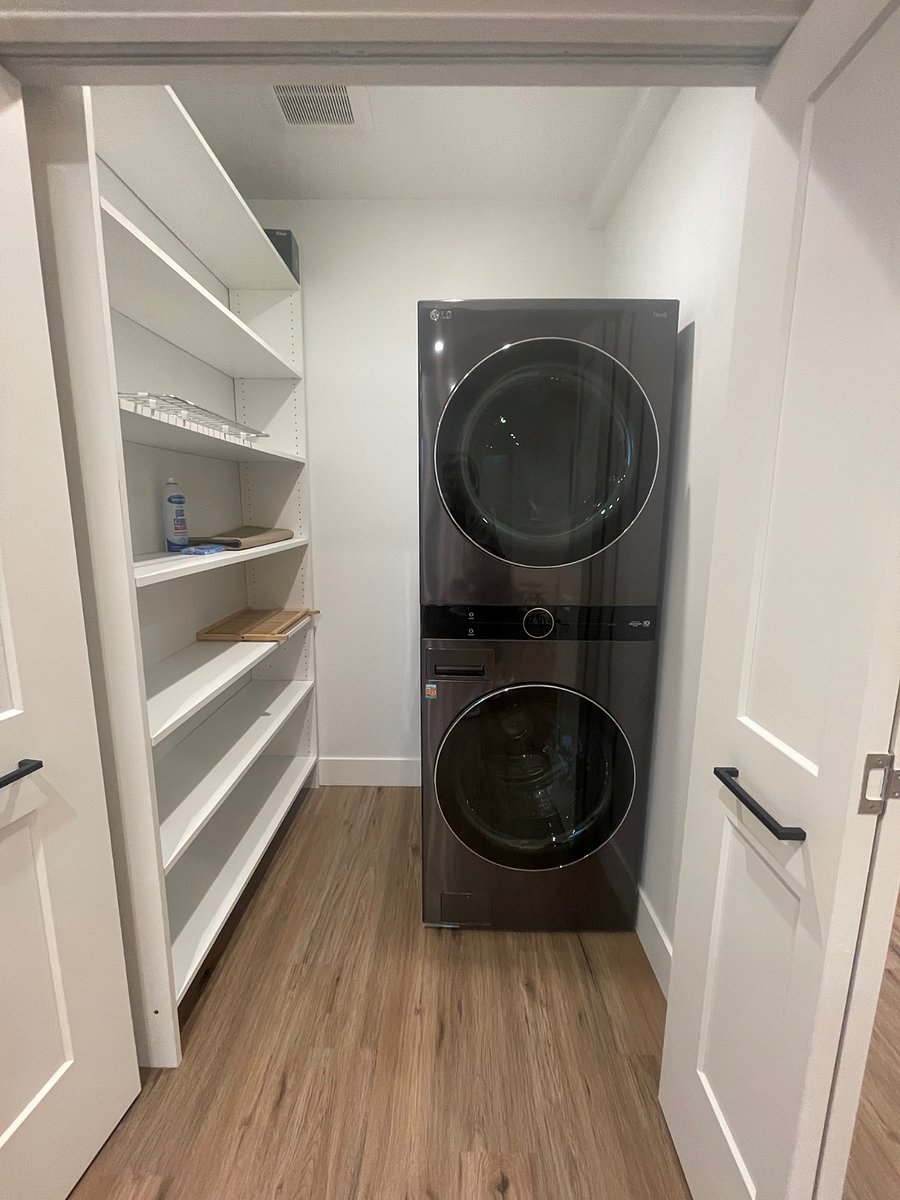 Laundry / Pantry
