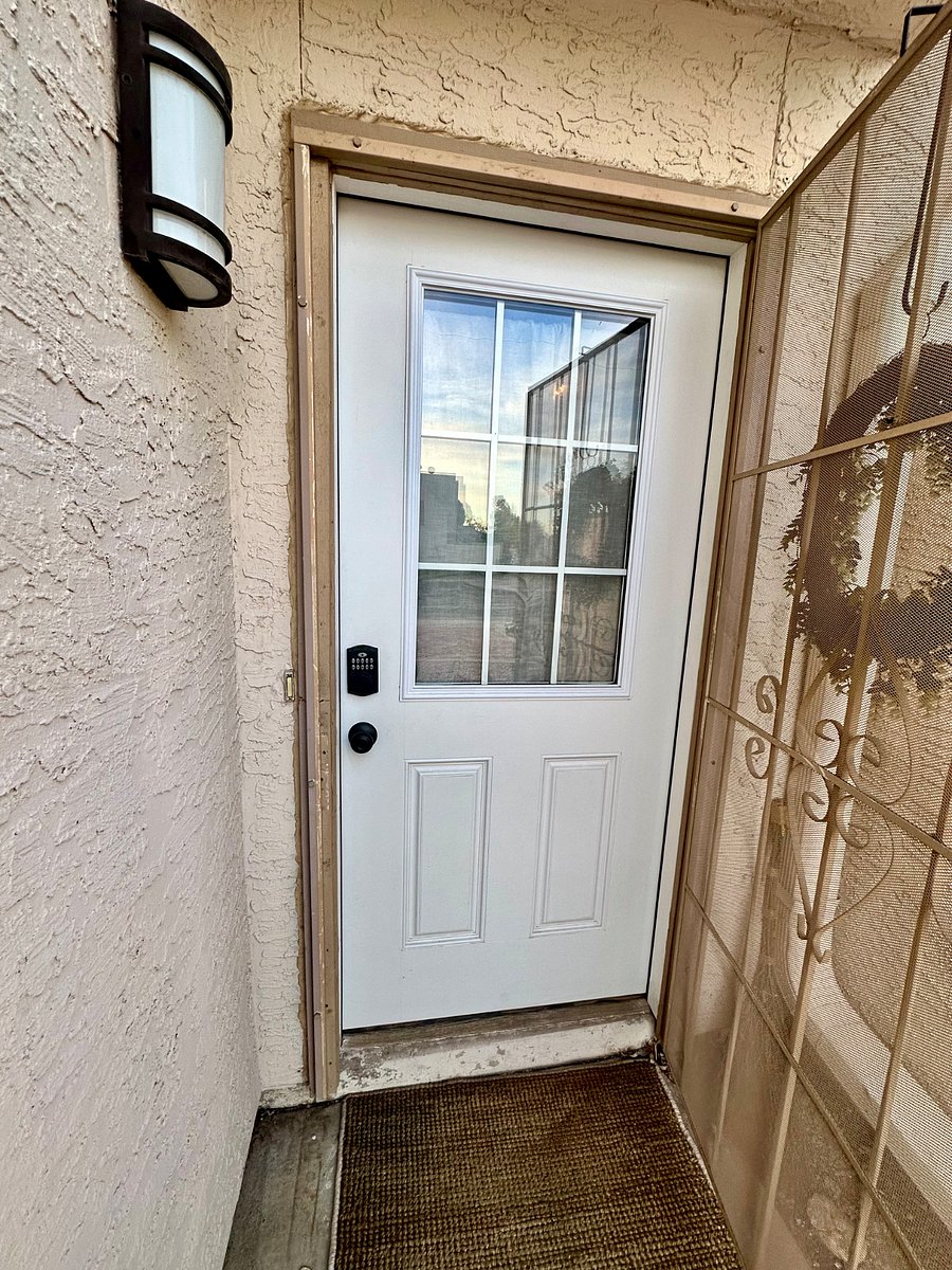 Front door without the storm door