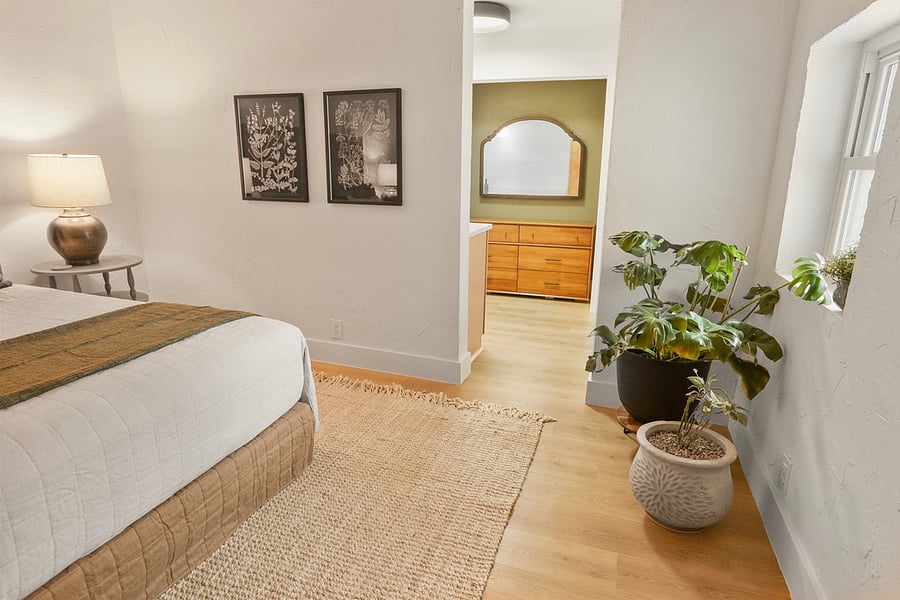 master bedroom, king size bed