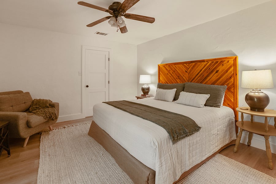 master bedroom, king size bed