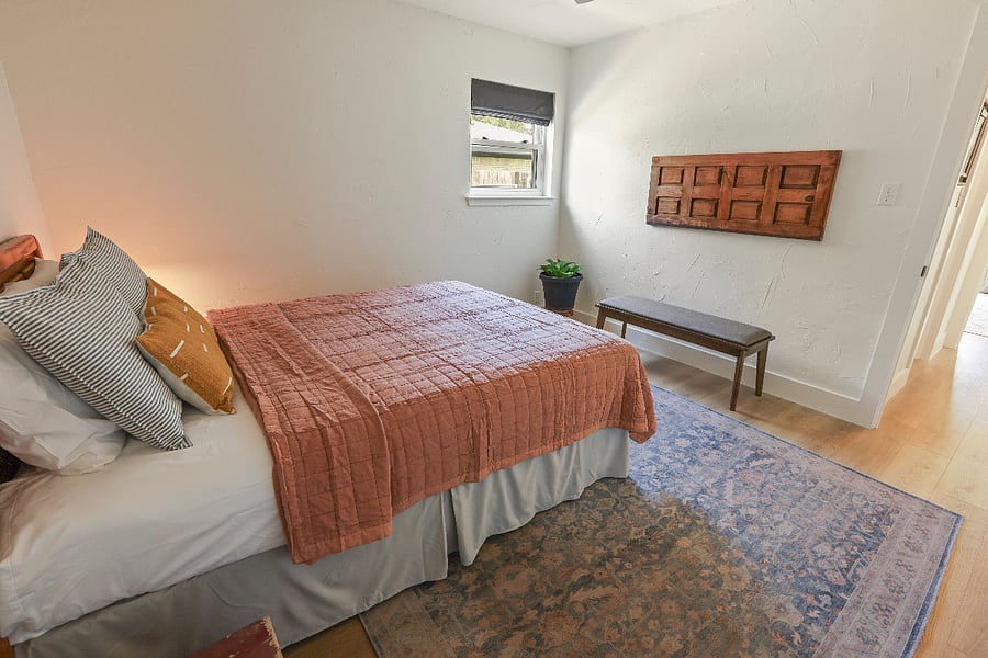 queen bed
