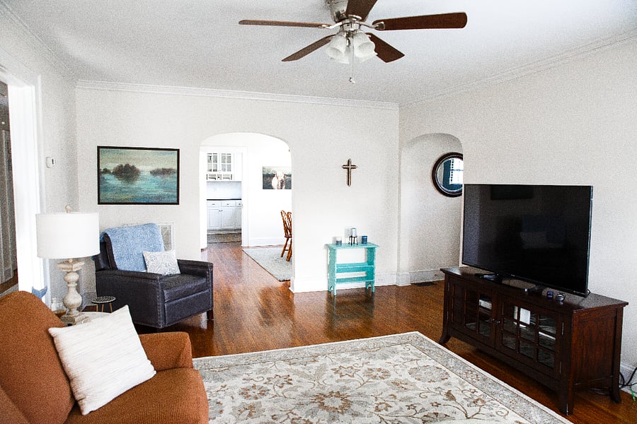 Comfy living room with Smart TV and Wifi access