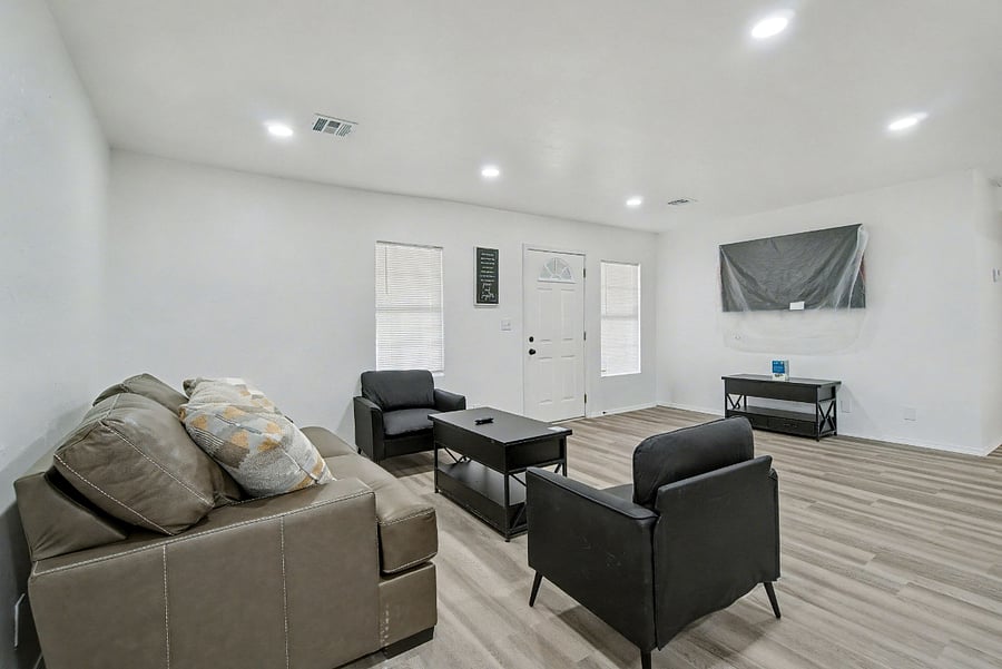 Furnished Finder property 960919_1 photo 2