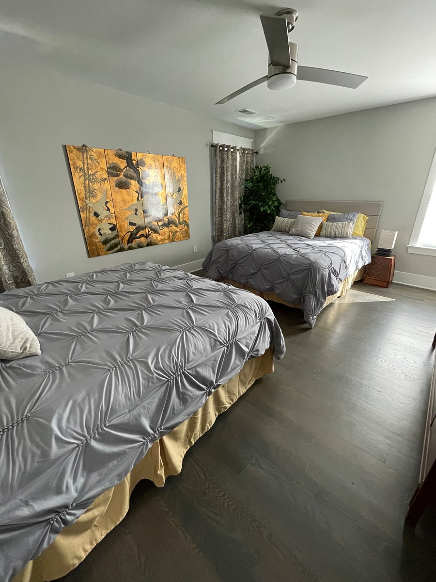 Second suite with two queen beds