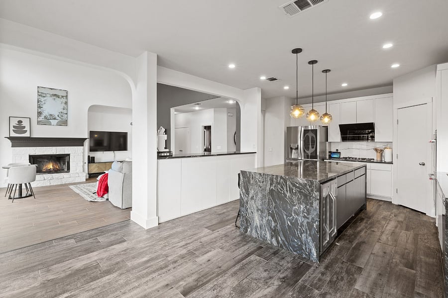Kitchen/Living RoomD