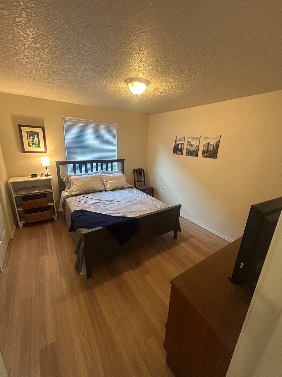 Second bedroom Smart TV