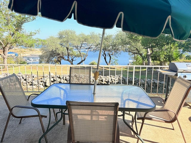 Back patio eating area.