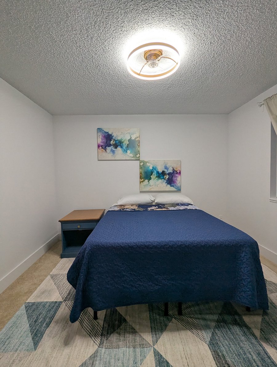 Guest bedroom, 12 x 12