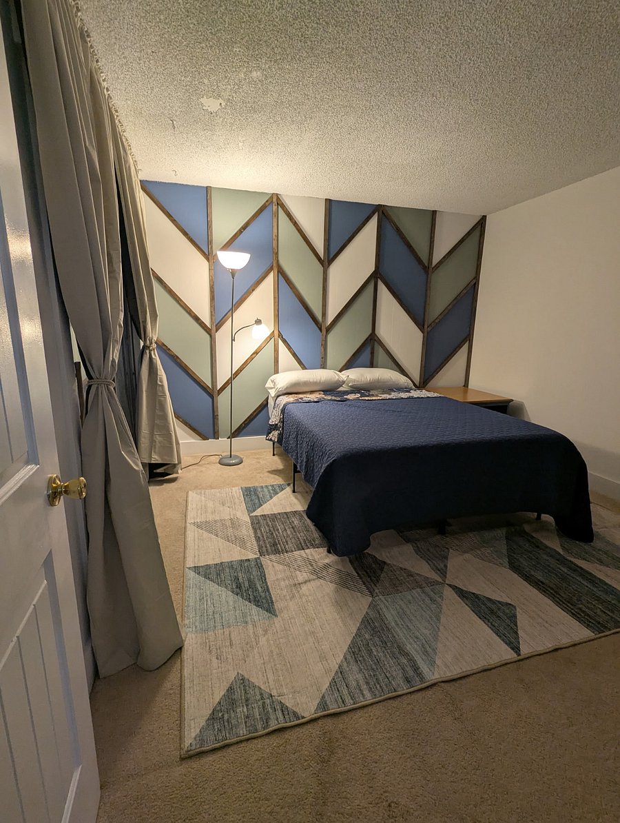 Main bedroom, 12 x 14