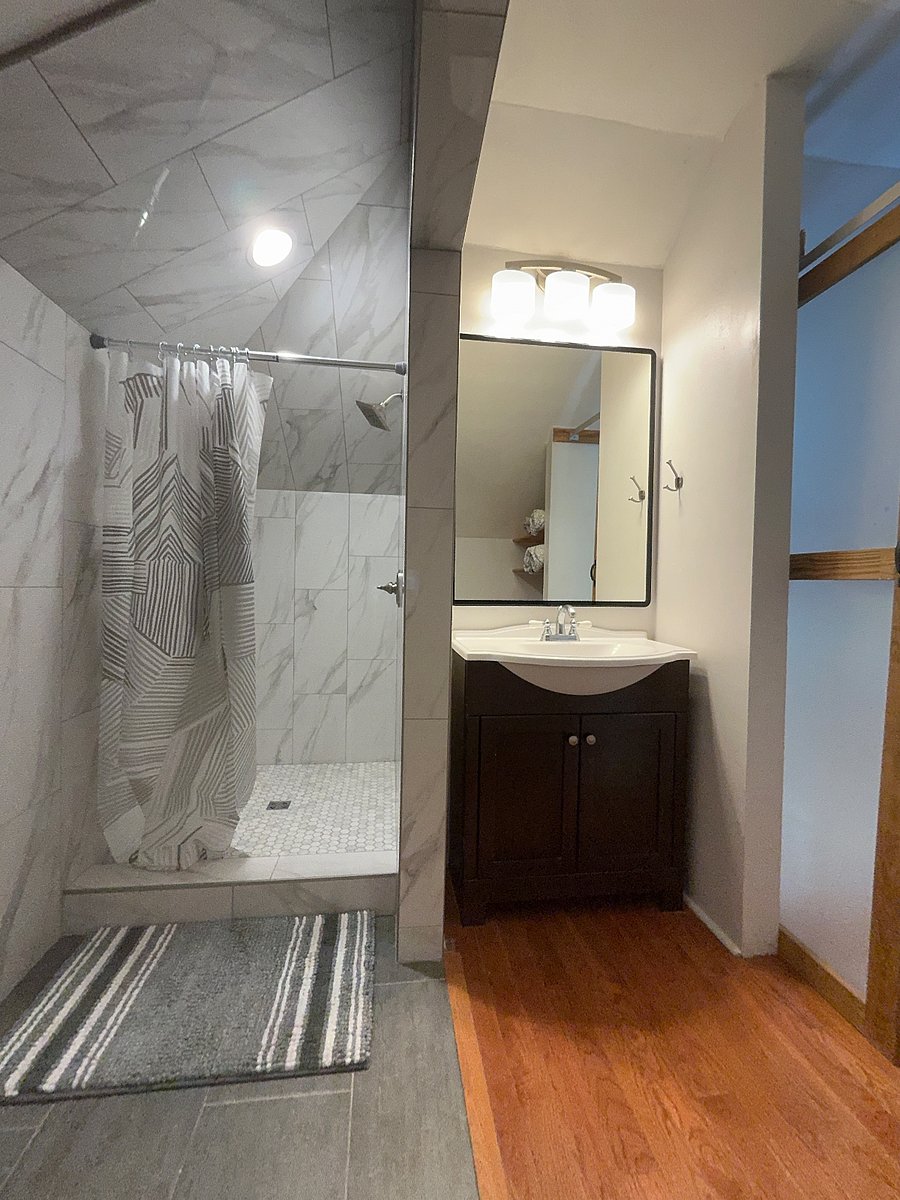 Upstairs bathroom