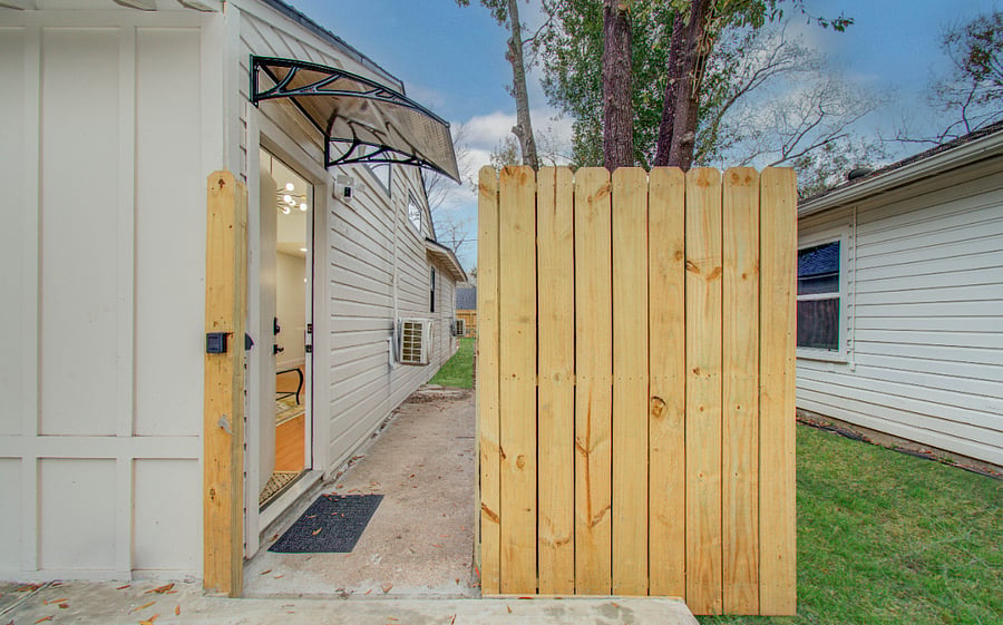 Private entrance and gate