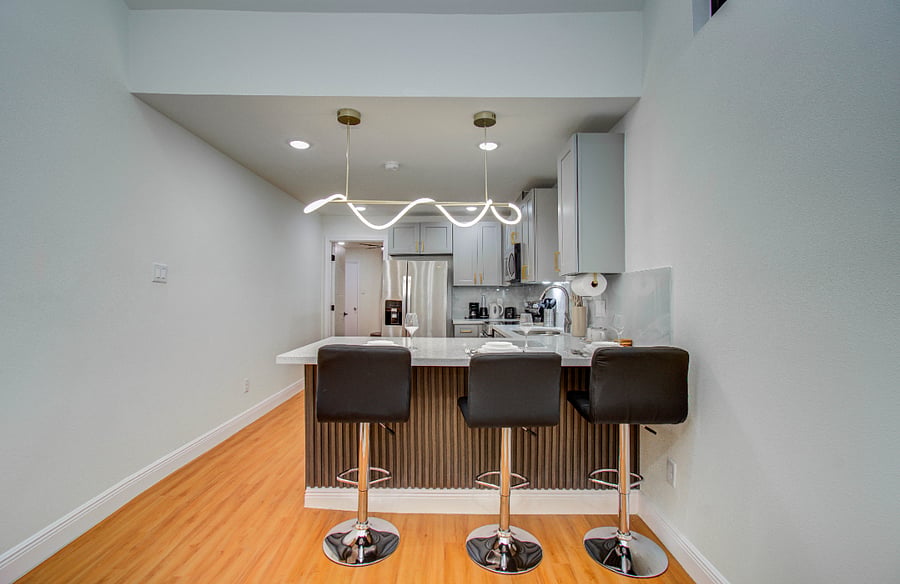 Peninsula with seating