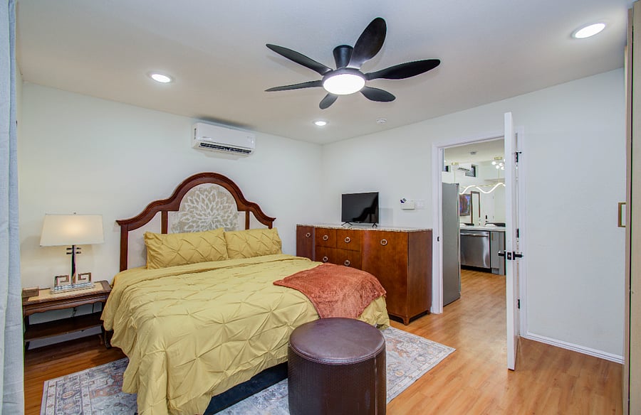 King bed, dresser, nightstand