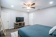Bedroom #4 - King