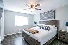 Bedroom #1 - King