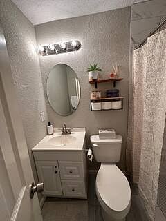 Full Bathroom #2