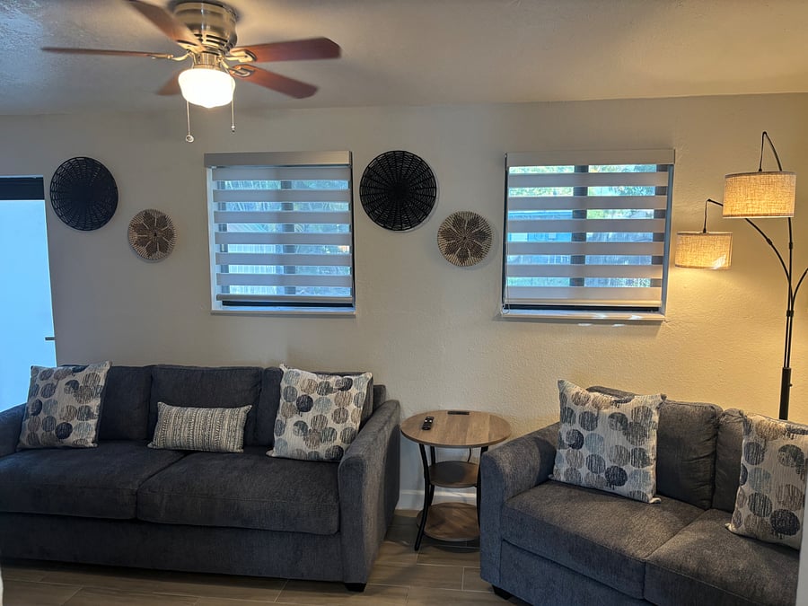 Lounge/Den Sleeper Sofa (Full Bed)